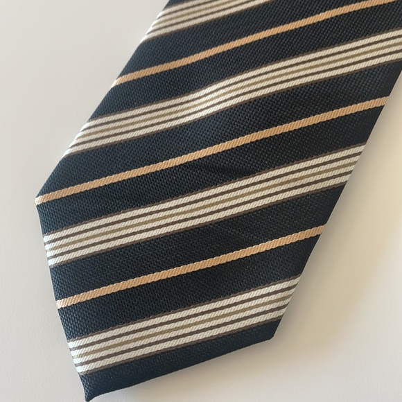 Men’s Black and Beige Striped Tie New with Tags From Boscov’s - Picture 6 of 9